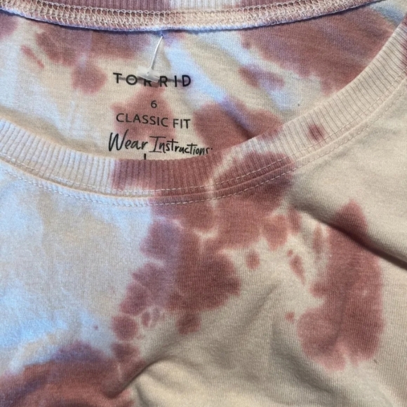 NWOT Torrid size 6 skull tye dye tee - Picture 2 of 2